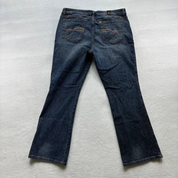 Wrangler Aura Bootcut Jeans Women Size 18 Dark Wash Stretch Denim 10WUT74AG - Picture 8 of 9